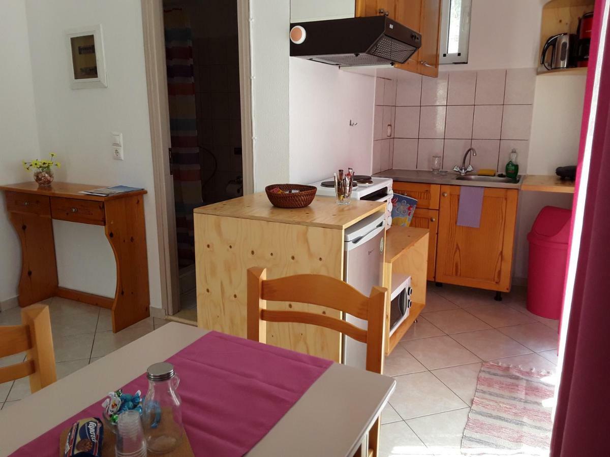 Aaron Studios Apartments 애야퍼디야 외부 사진