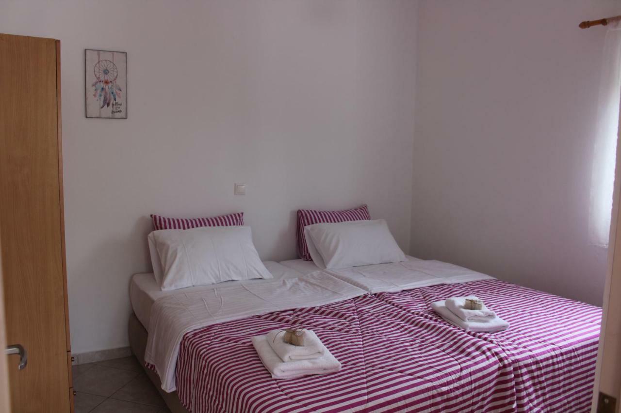 Aaron Studios Apartments 애야퍼디야 외부 사진